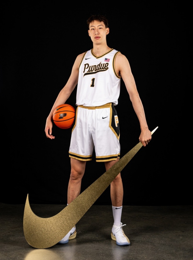 开云体育下载-郇斯楠：关注普渡大学同位置球员的表现 把他们当作参照&amp;竞争对象